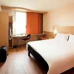 Ibis Barcelona Santa Coloma Hotel 2*