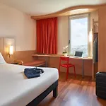 Ibis Barcelona Santa Coloma 2*