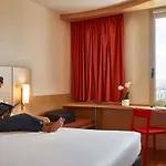 Hotel Ibis Barcelona Santa Coloma 2*