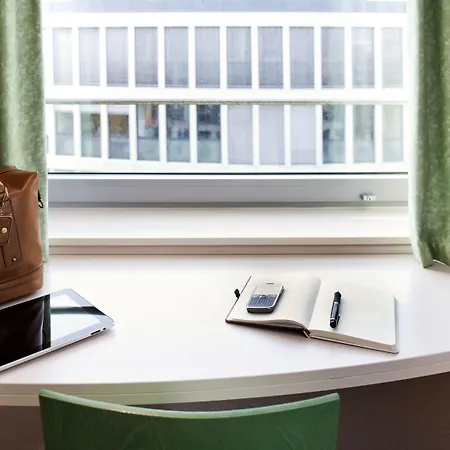 巴塞罗那圣科洛马宜必思酒店 2*