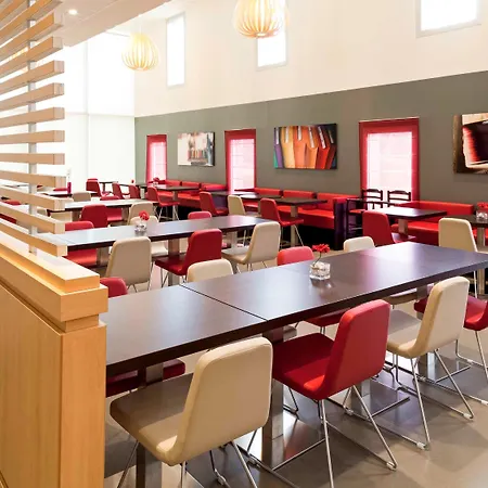 巴塞罗那圣科洛马宜必思酒店 Santa Coloma de Gramanet