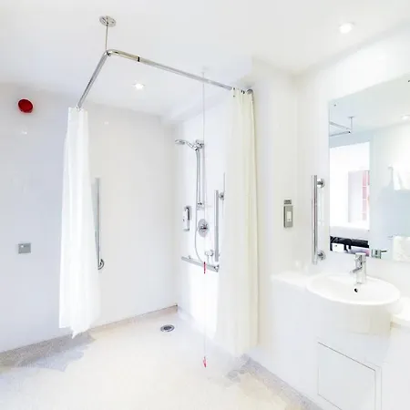 Ibis Barcelona Santa Coloma Hotel 2*