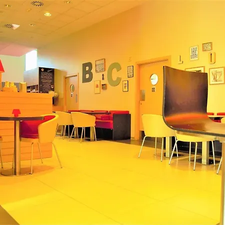 Ibis Barcelona Santa Coloma 2*