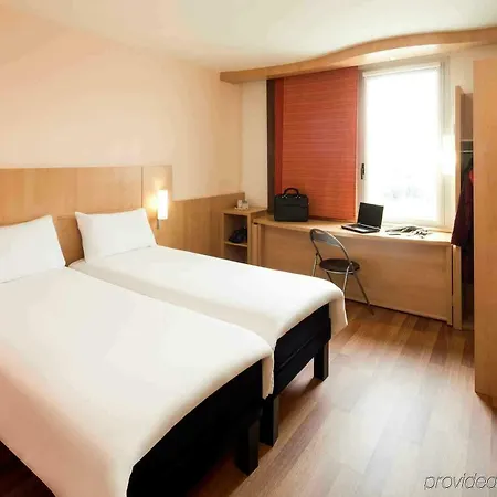 Ibis Barcelona Santa Coloma